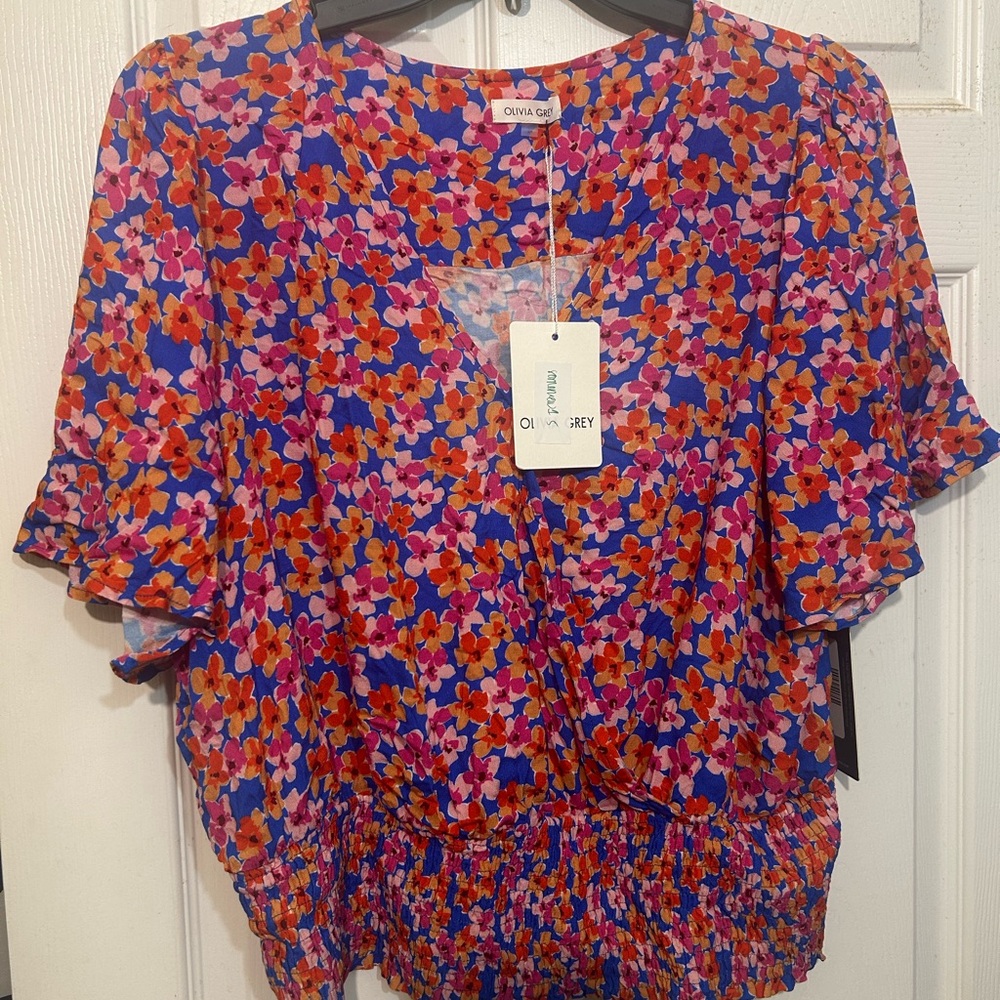 Olivia Grey Floral V-Neck Short Sleeve Blouse in Multi-Color